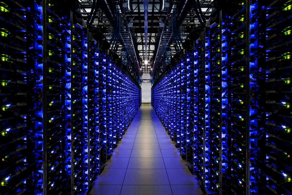 google-cloud-datacenter-2-990x660