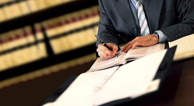 700x420_Contratos-firma-juridico