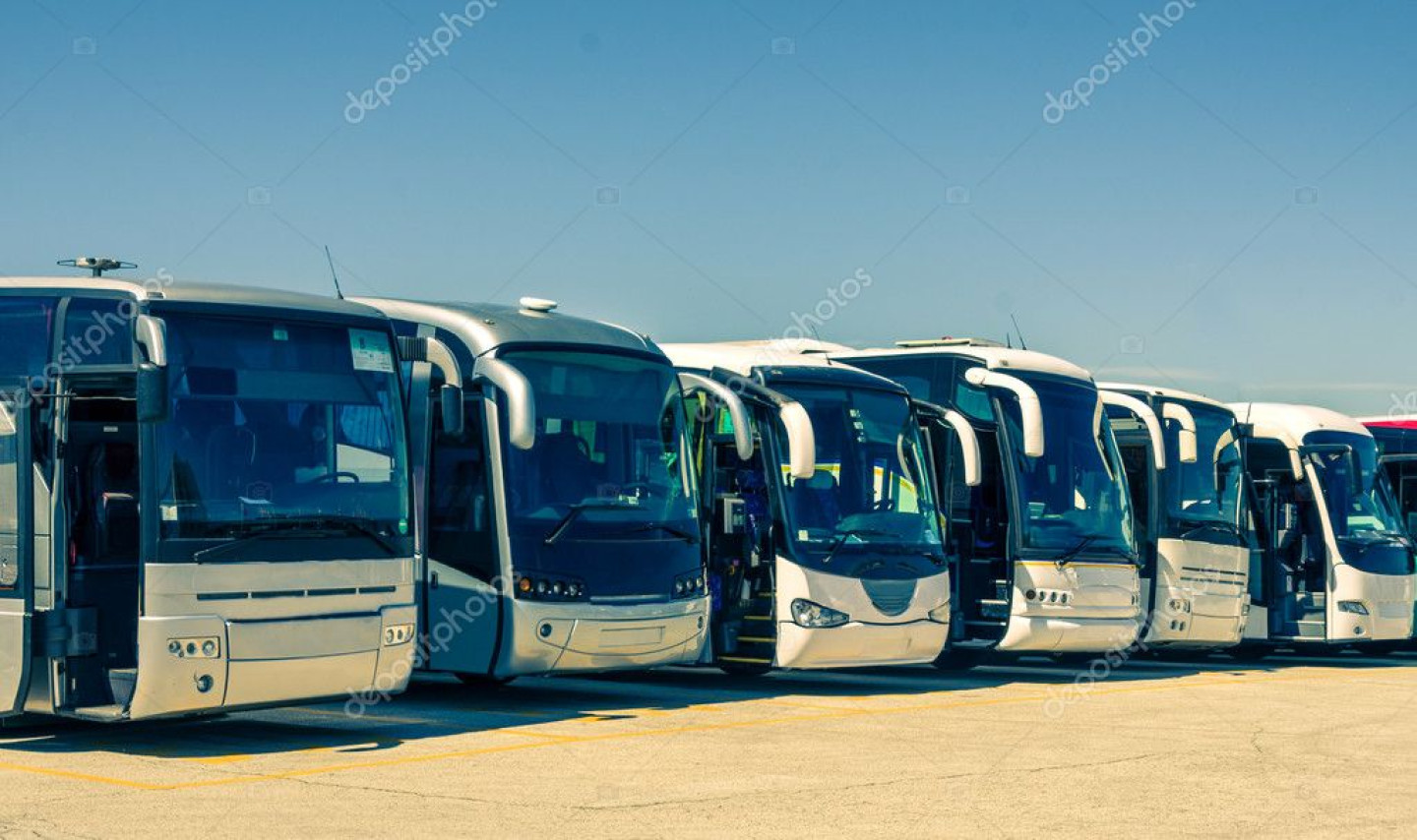 depositphotos_46469821-stock-photo-touristic-buses